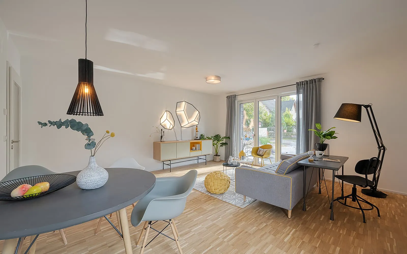 Immobilienfotografie Berlin – Wohnzimmer mit Blick